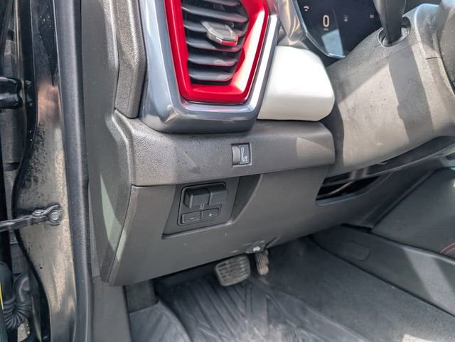 Used 2024 GMC Canyon AT4X image 12