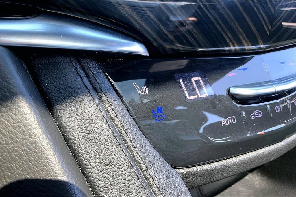 Certified 2025 Cadillac XT6 Premium Luxury AWD/4WD image 24