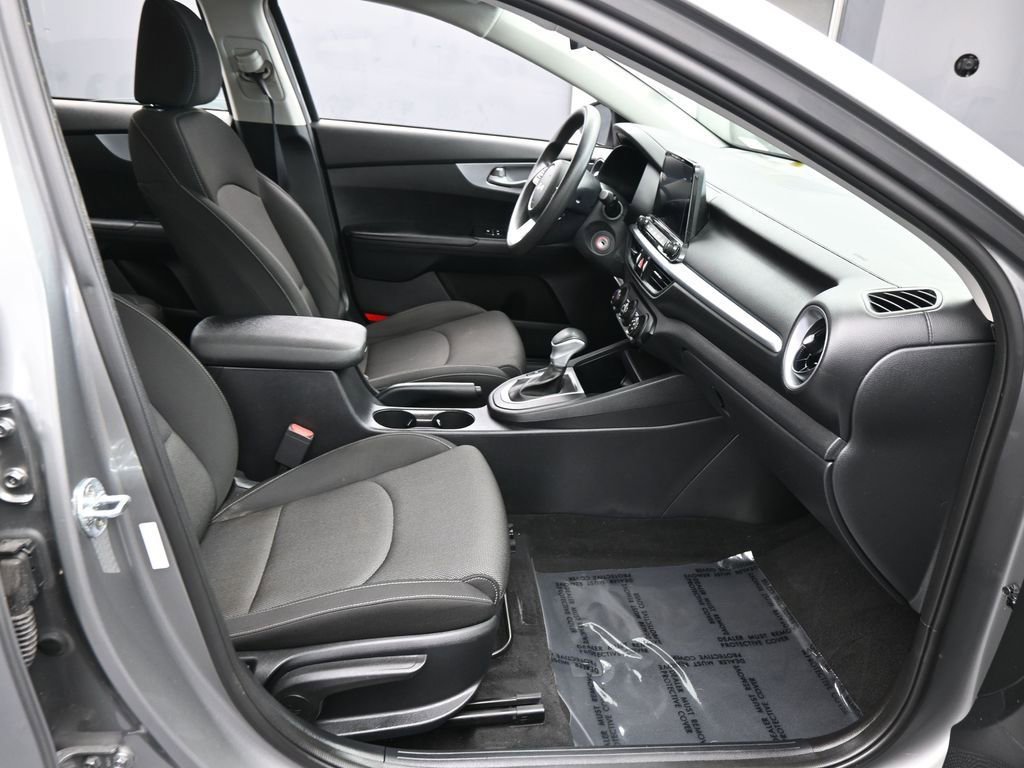Used 2022 Kia Forte LXS image 33