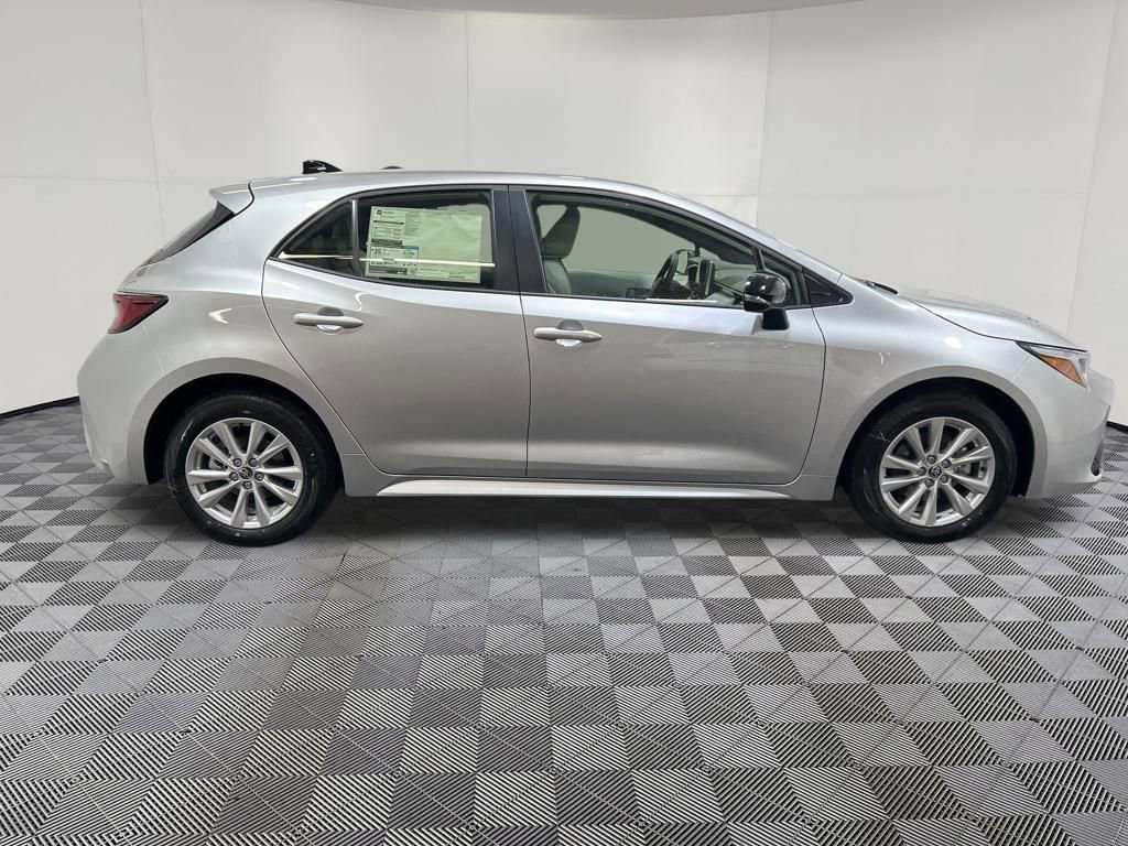 Used 2026 Toyota Corolla SE FWD image 8