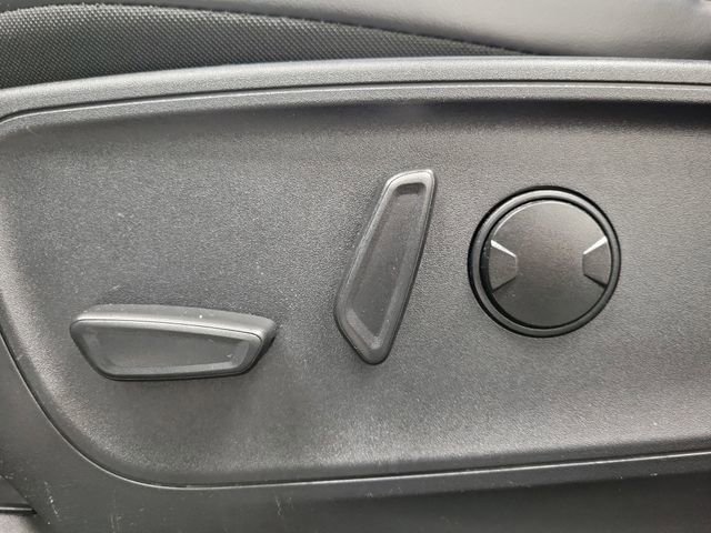 Certified 2025 Ford Escape Platinum AWD/4WD image 18