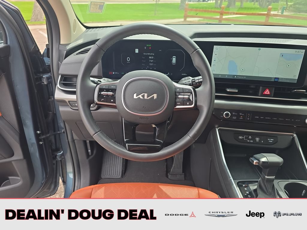 Used 2025 Kia Carnival SX FWD image 14