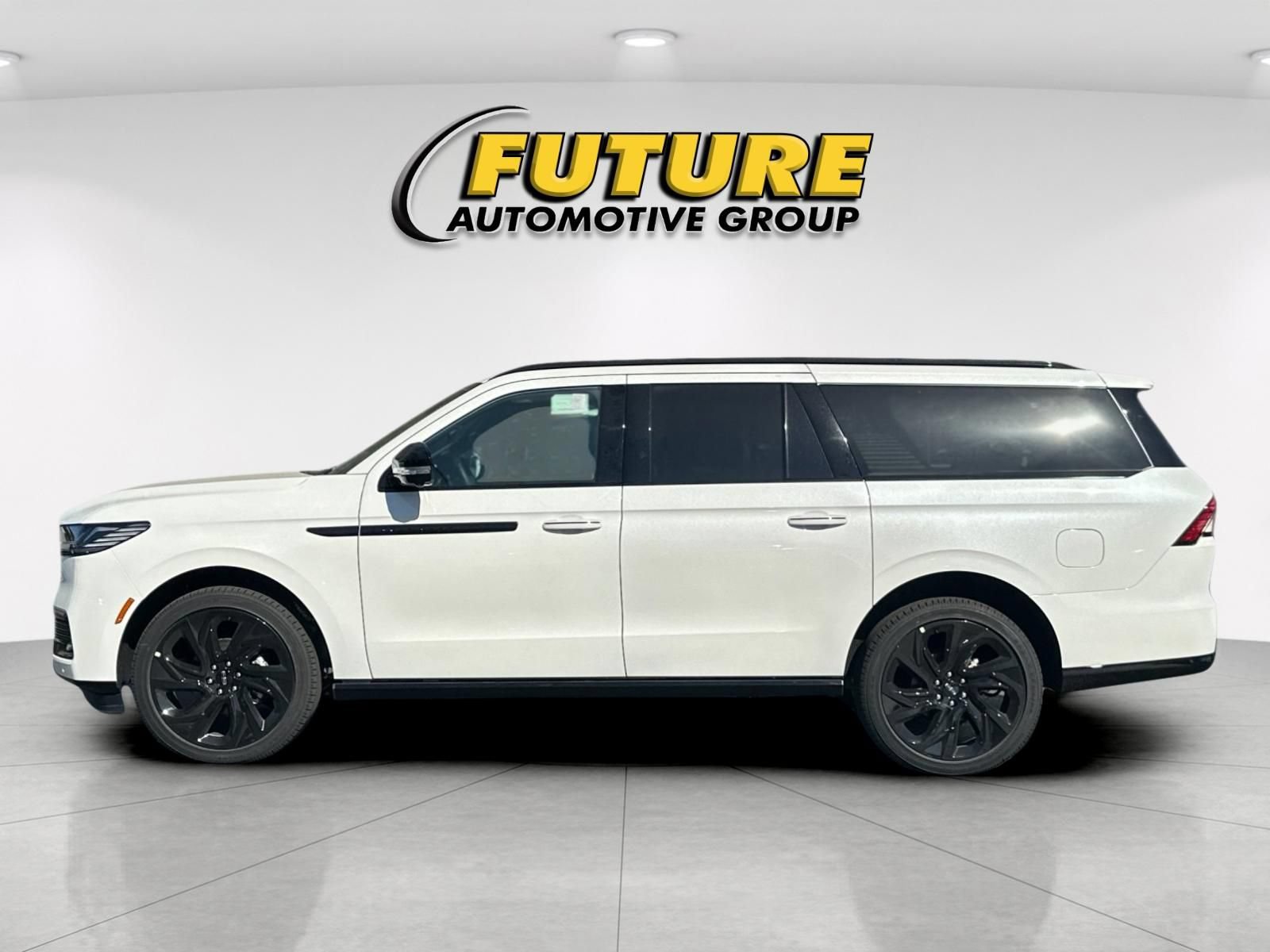 New 2027 Lincoln Navigator L Reserve w/ Jet Appearance Package AWD/4WD image 6