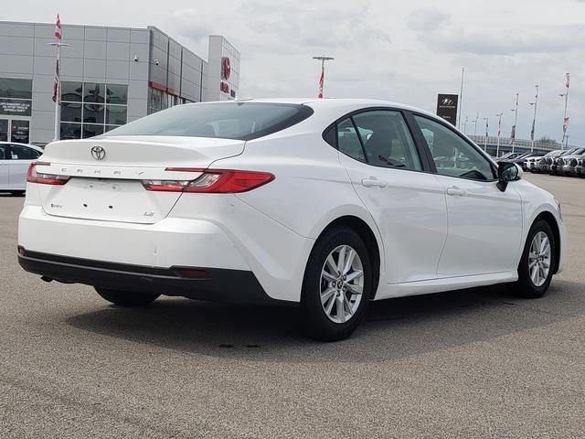 Used 2025 Toyota Camry LE FWD image 5