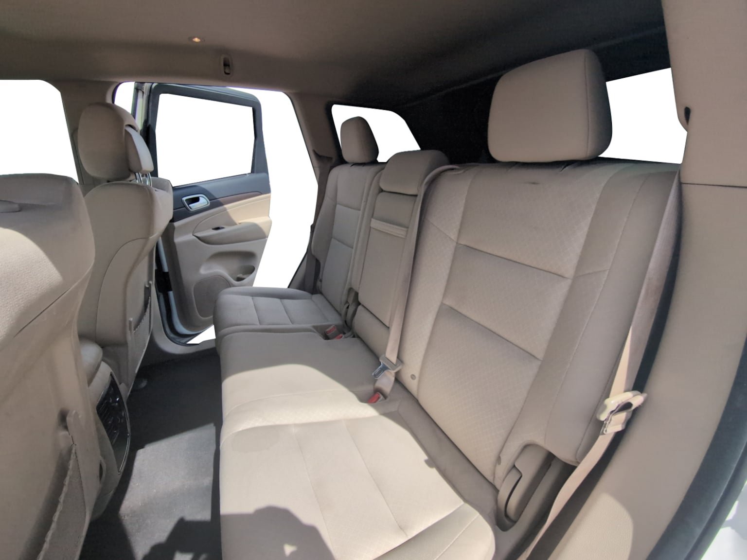 Used 2018 Jeep Grand Cherokee Laredo AWD/4WD image 16