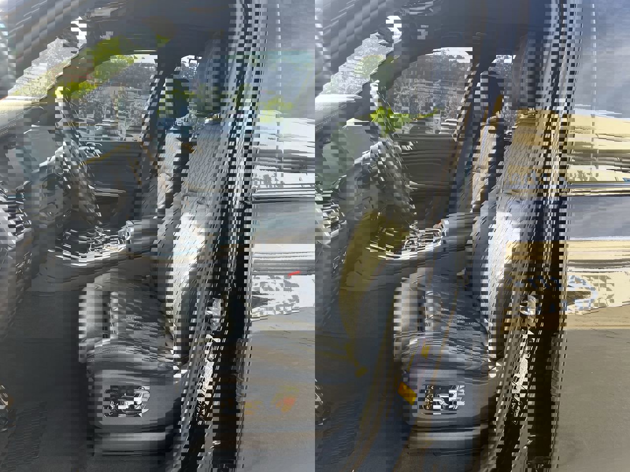 Used 2021 BMW X5 M50i w/ Executive Package image 14