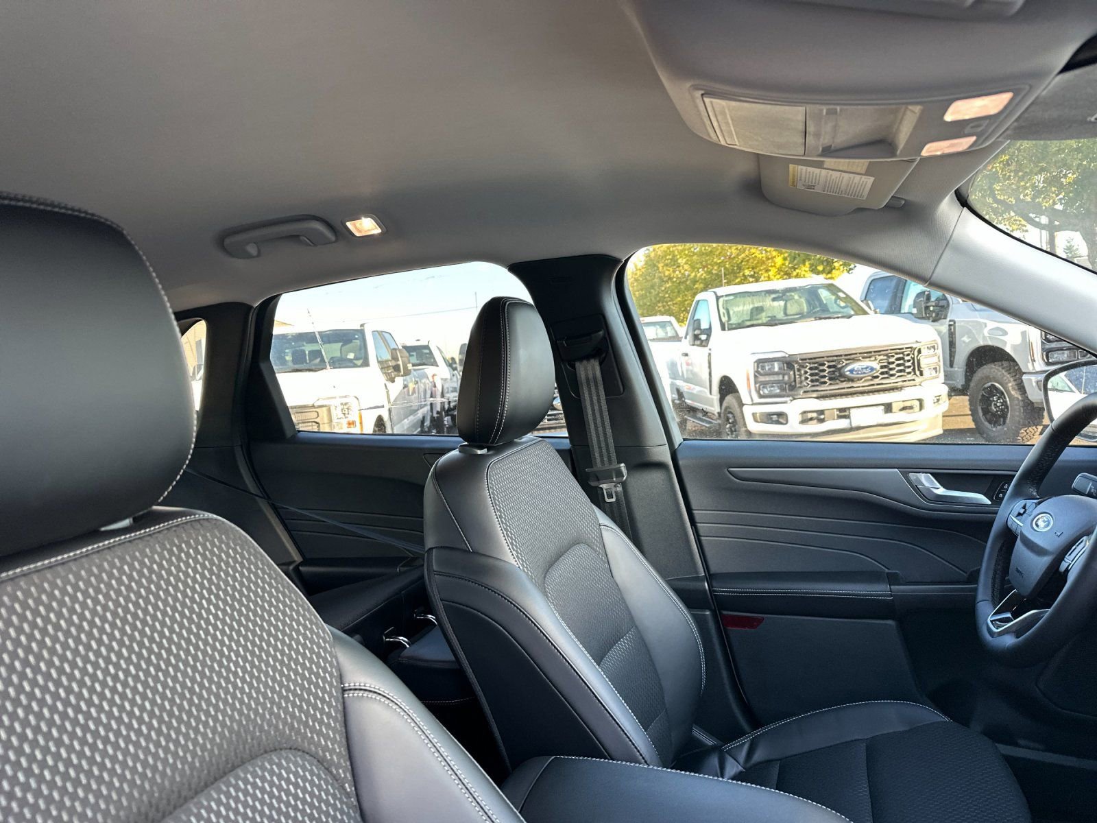 Used 2024 Ford Escape SE image 17