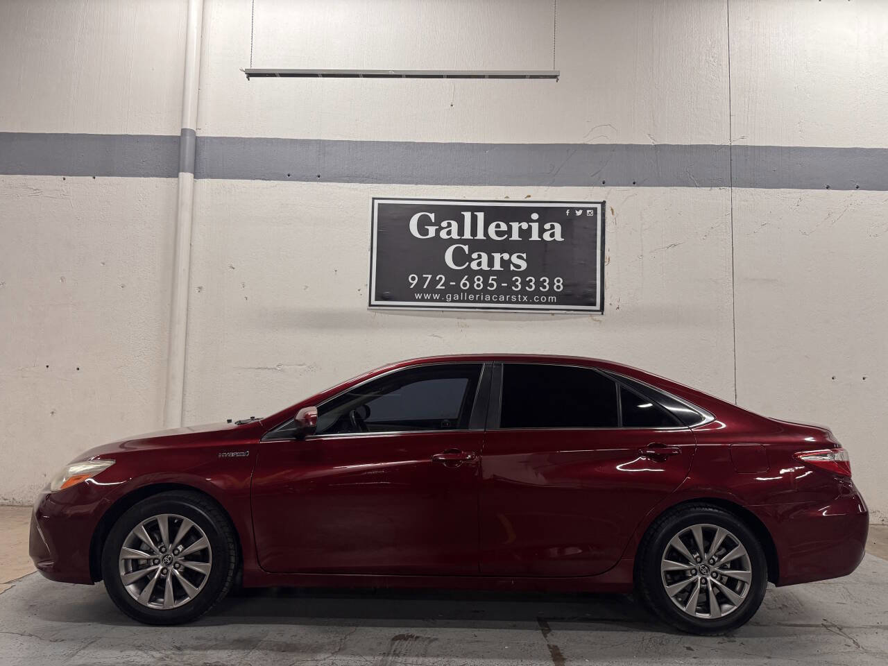Used 2016 Toyota Camry XLE w/ Moonroof Package