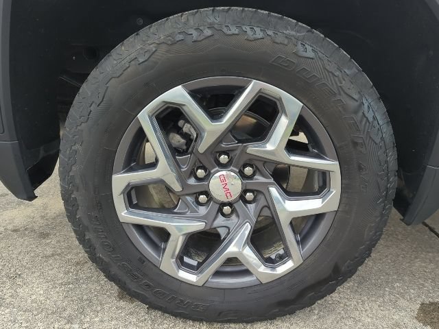Used 2024 GMC Sierra 1500 SLT w/ SLT Premium Plus Package AWD/4WD image 9