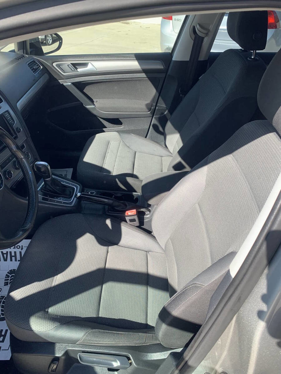 Used 2016 Volkswagen Golf S image 13