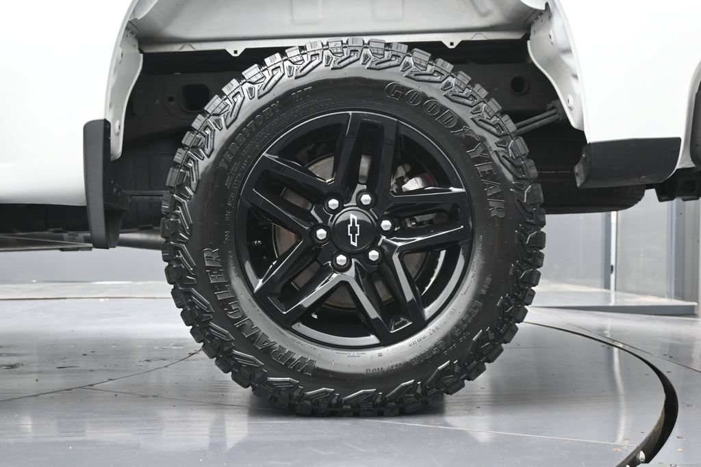 Used 2024 Chevrolet Silverado 1500 Custom Trail Boss AWD/4WD image 14