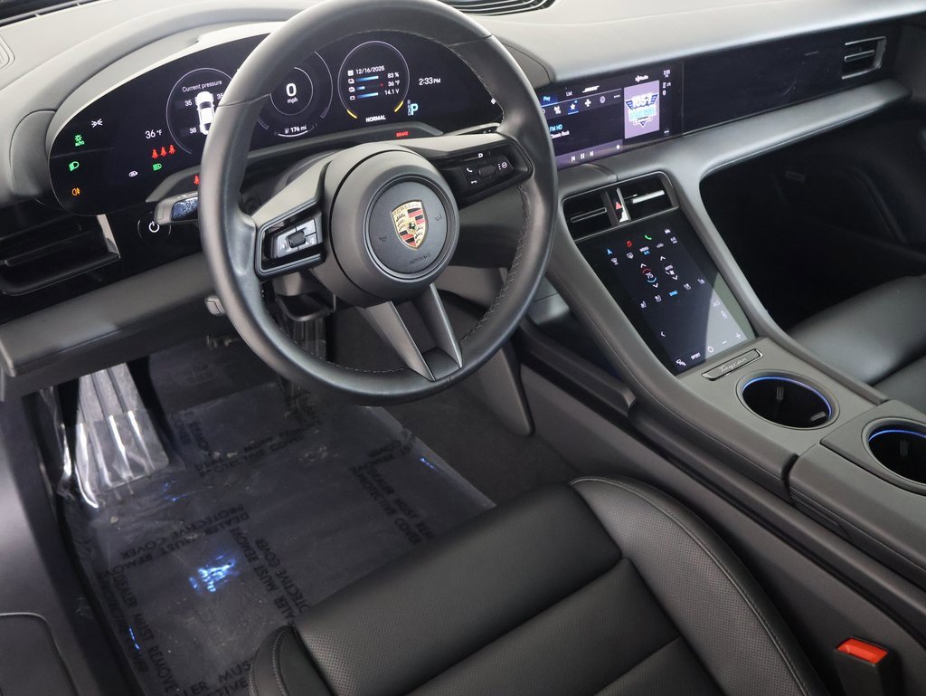 Used 2024 Porsche Taycan image 2