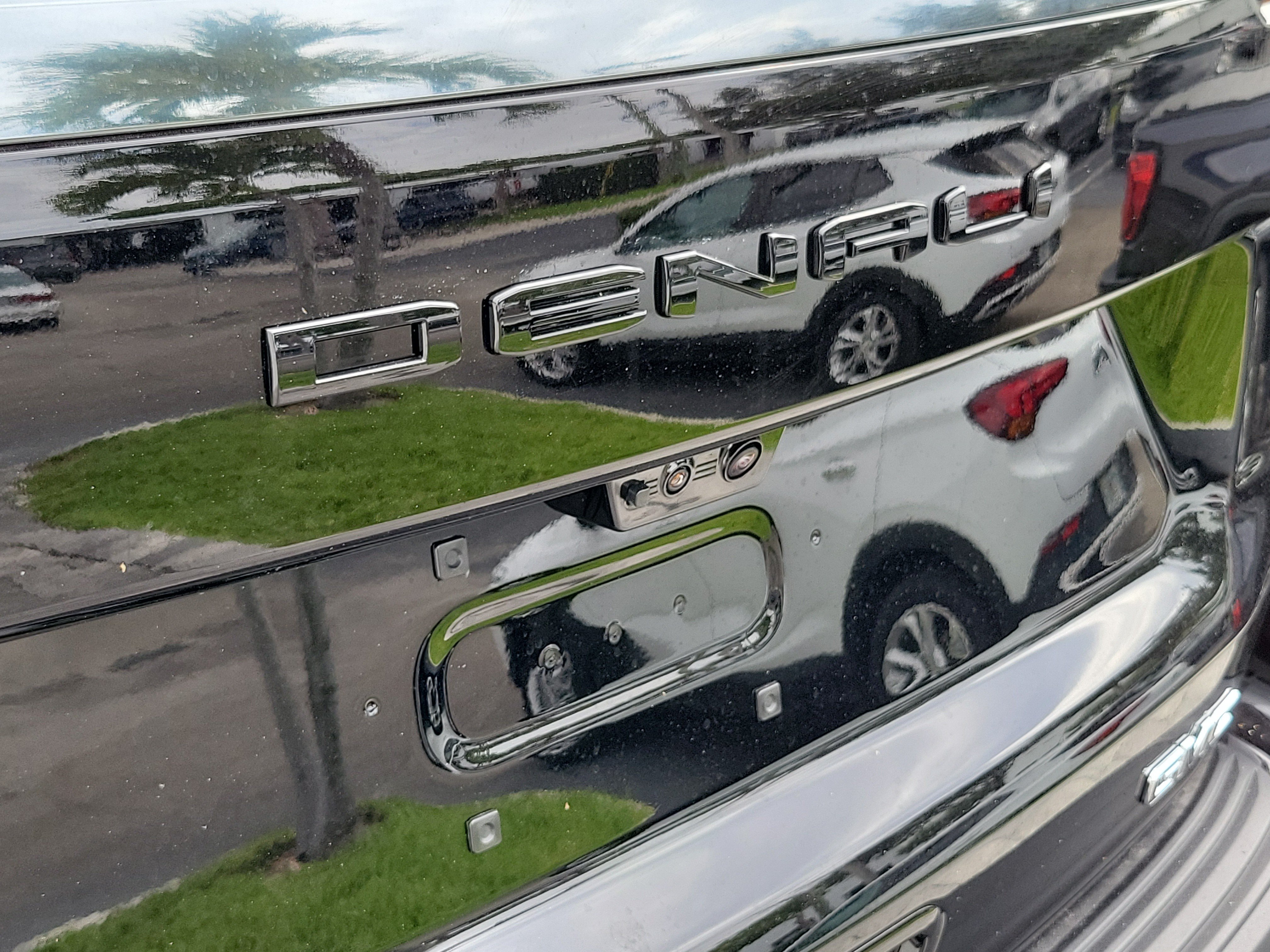 New 2026 GMC Yukon XL Denali Ultimate AWD/4WD image 8
