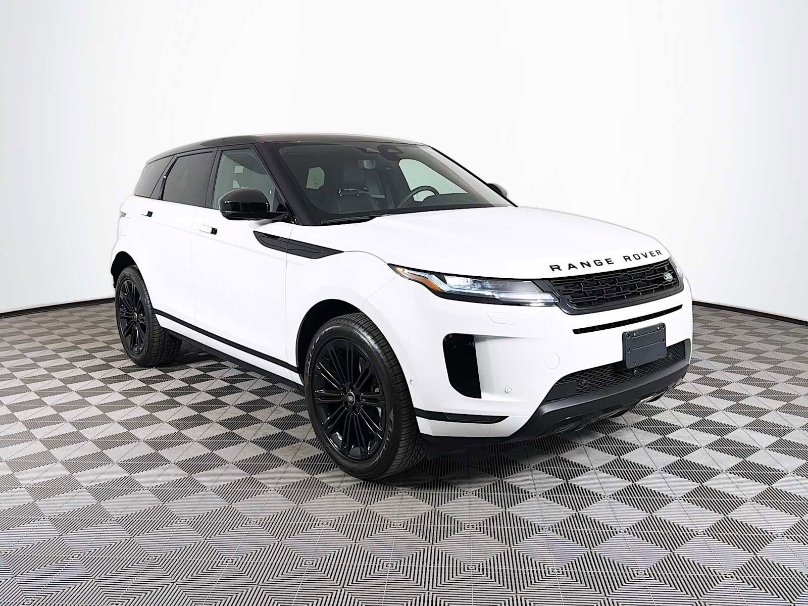 Used 2025 Land Rover Range Rover Evoque S AWD/4WD image 3