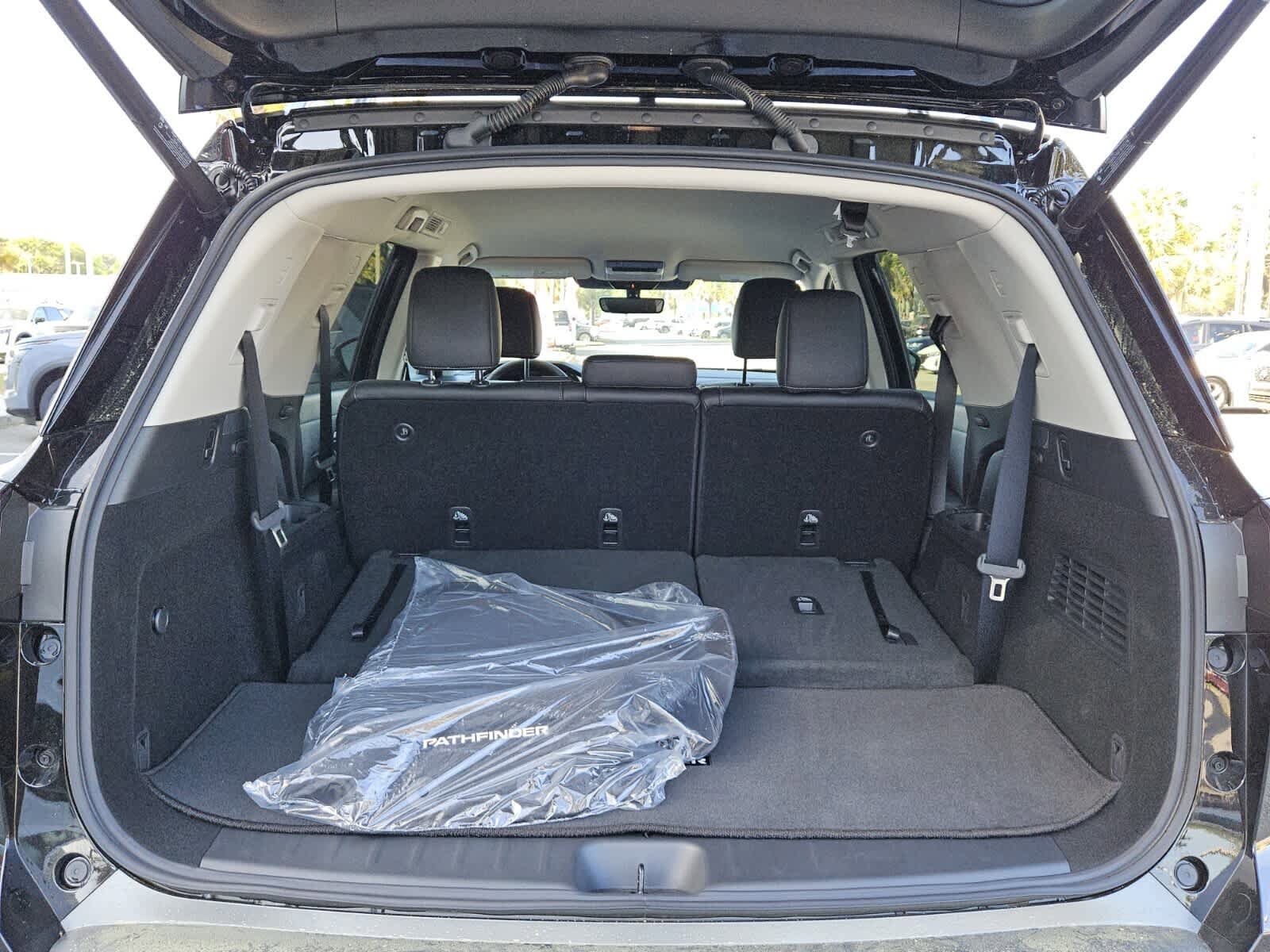 New 2026 Nissan Pathfinder SL FWD image 6