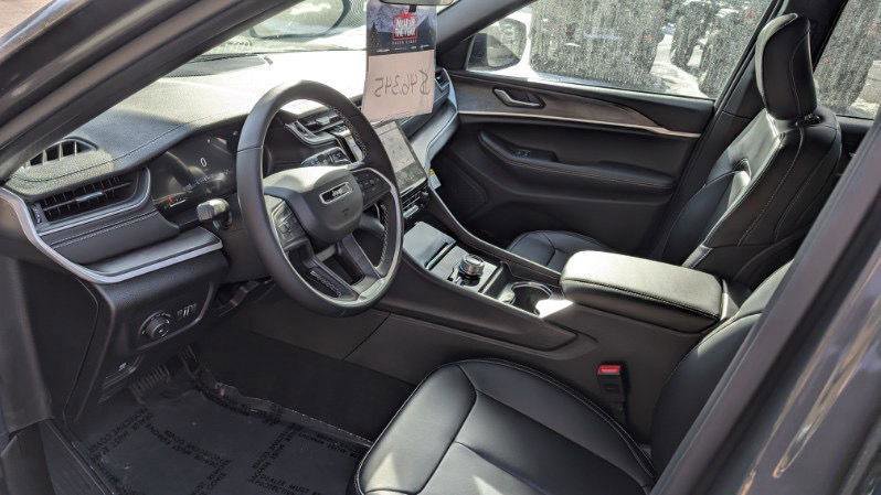 New 2025 Jeep Grand Cherokee Limited image 9