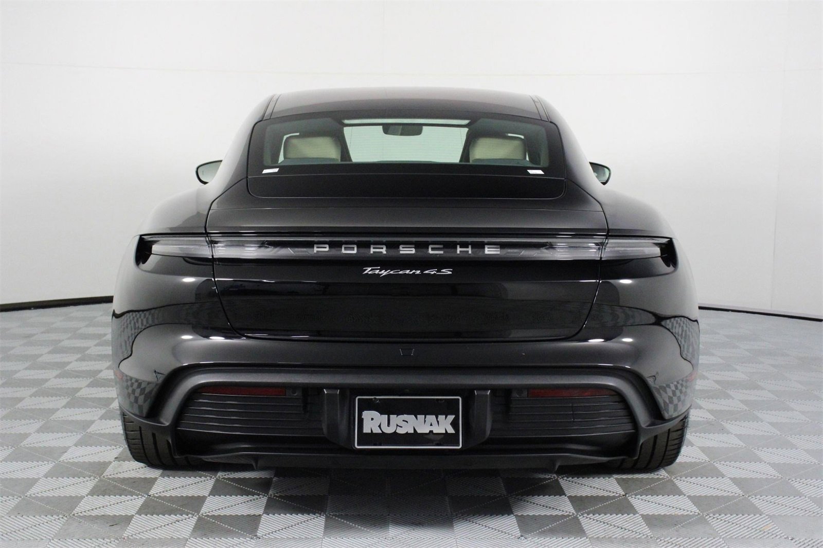 Used 2022 Porsche Taycan 4S image 6
