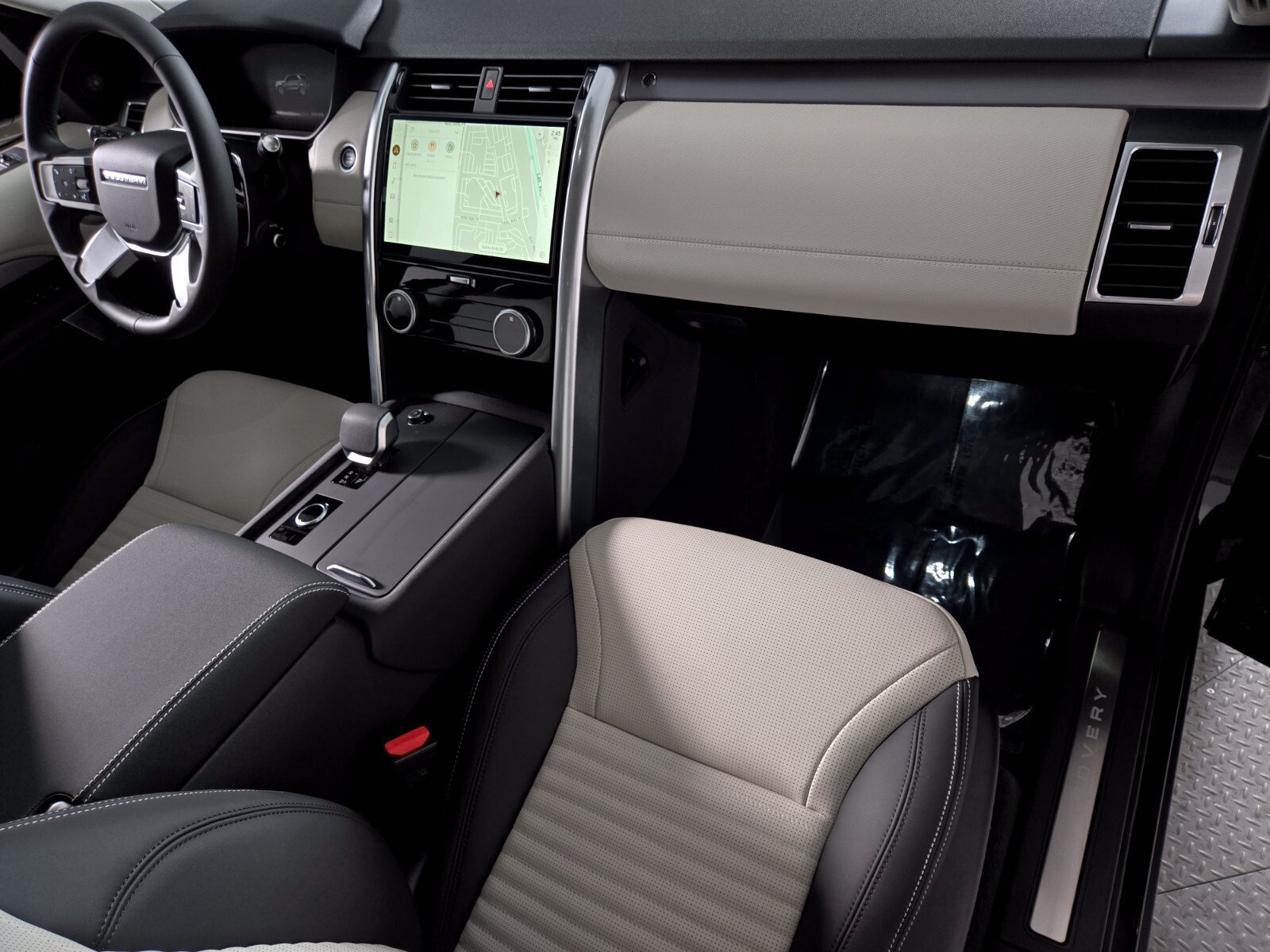 New 2026 Land Rover Discovery Dynamic SE AWD/4WD image 19