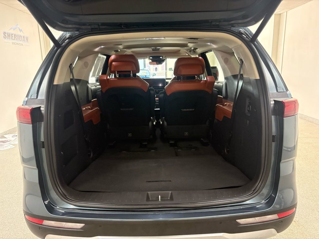 Used 2022 Kia Carnival SX Prestige image 8