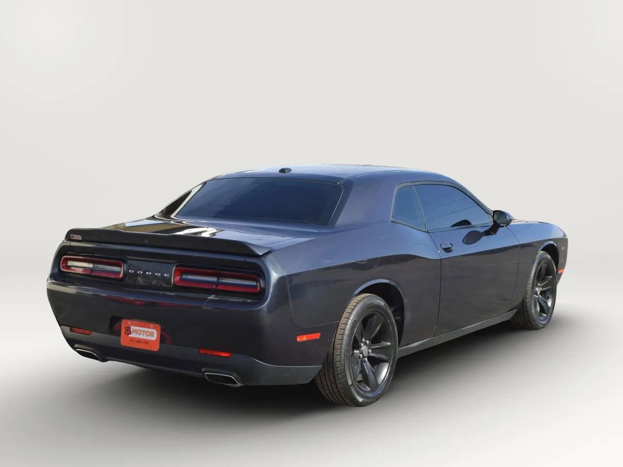 Used 2019 Dodge Challenger SXT image 7