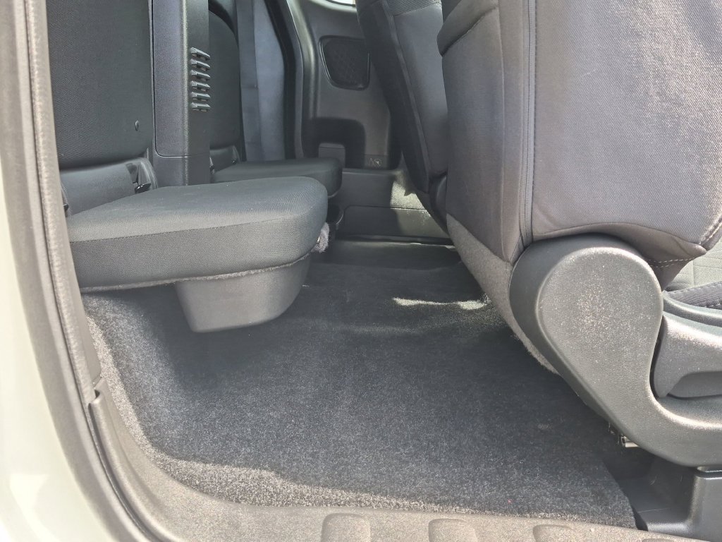 Used 2025 Nissan Frontier SV AWD/4WD image 23