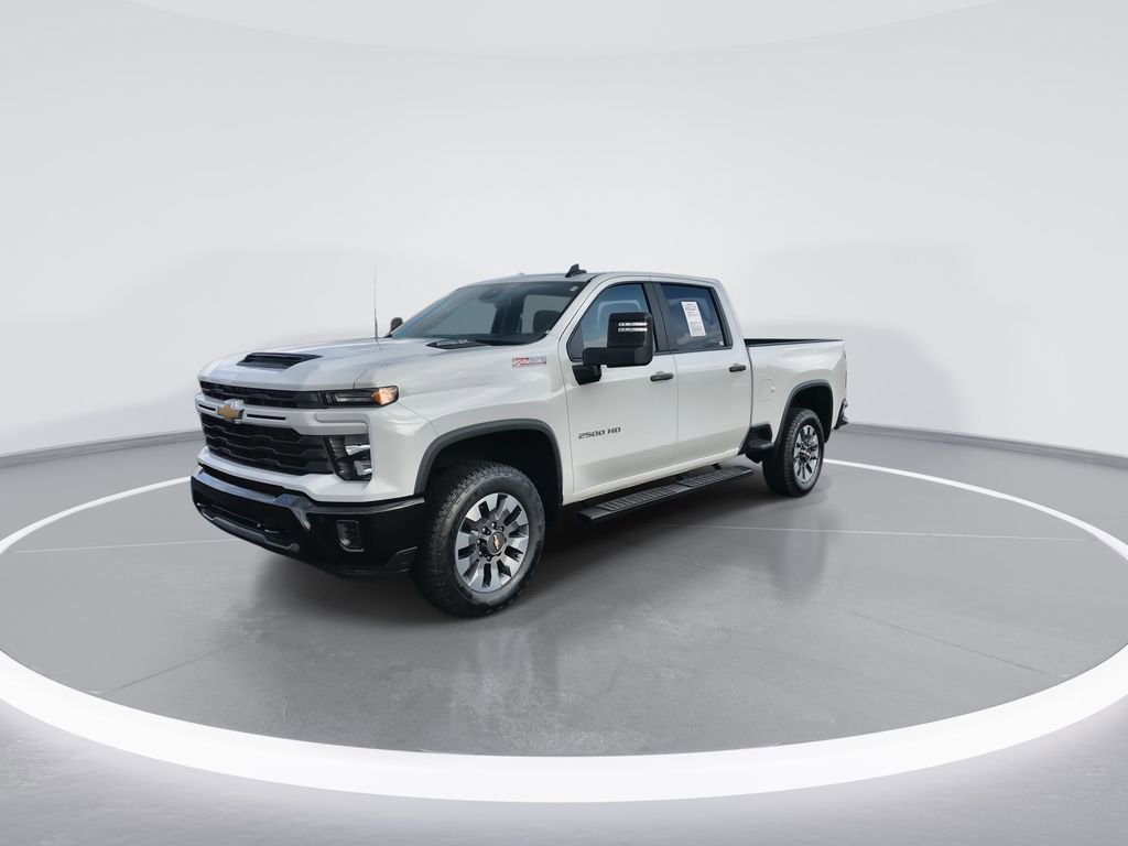 Used 2025 Chevrolet Silverado 2500 Custom w/ Custom Value Package image 4