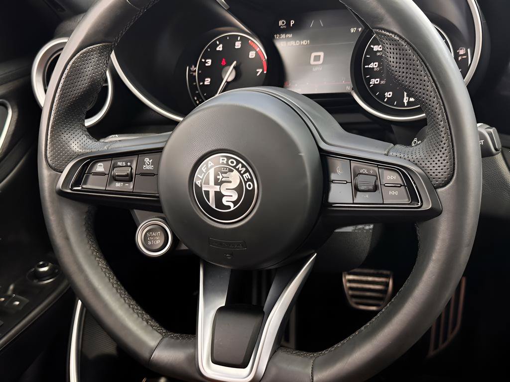 Used 2022 Alfa Romeo Giulia Ti AWD/4WD image 12