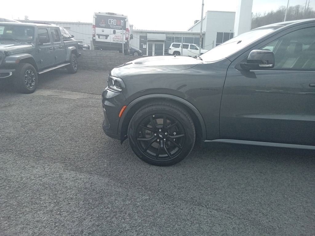 New 2026 Chrysler Pacifica Select w/ S Appearance Package image 8