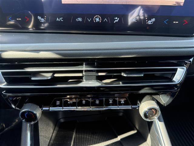 New 2026 Chevrolet Traverse LT w/ LPO, Floor Liner Package image 23