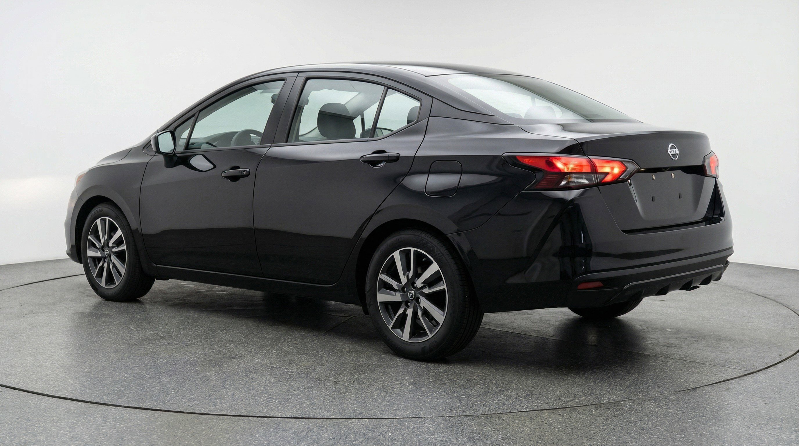 Used 2025 Nissan Versa SV FWD image 6