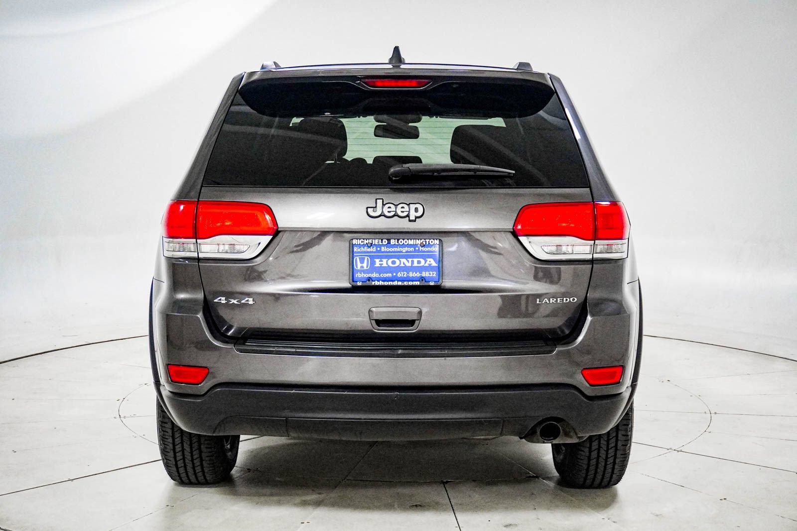 Used 2014 Jeep Grand Cherokee Laredo w/ Quick Order Package 23E AWD/4WD image 6