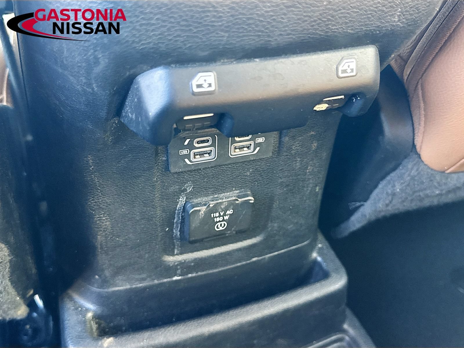 Used 2023 Jeep Wrangler Unlimited Sahara w/ Cold Weather Group AWD/4WD image 34
