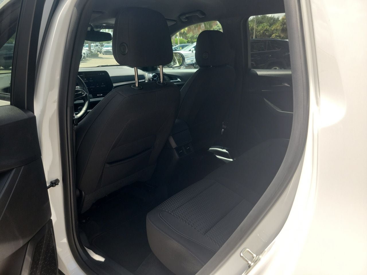 Used 2026 Chevrolet Equinox LT FWD image 8