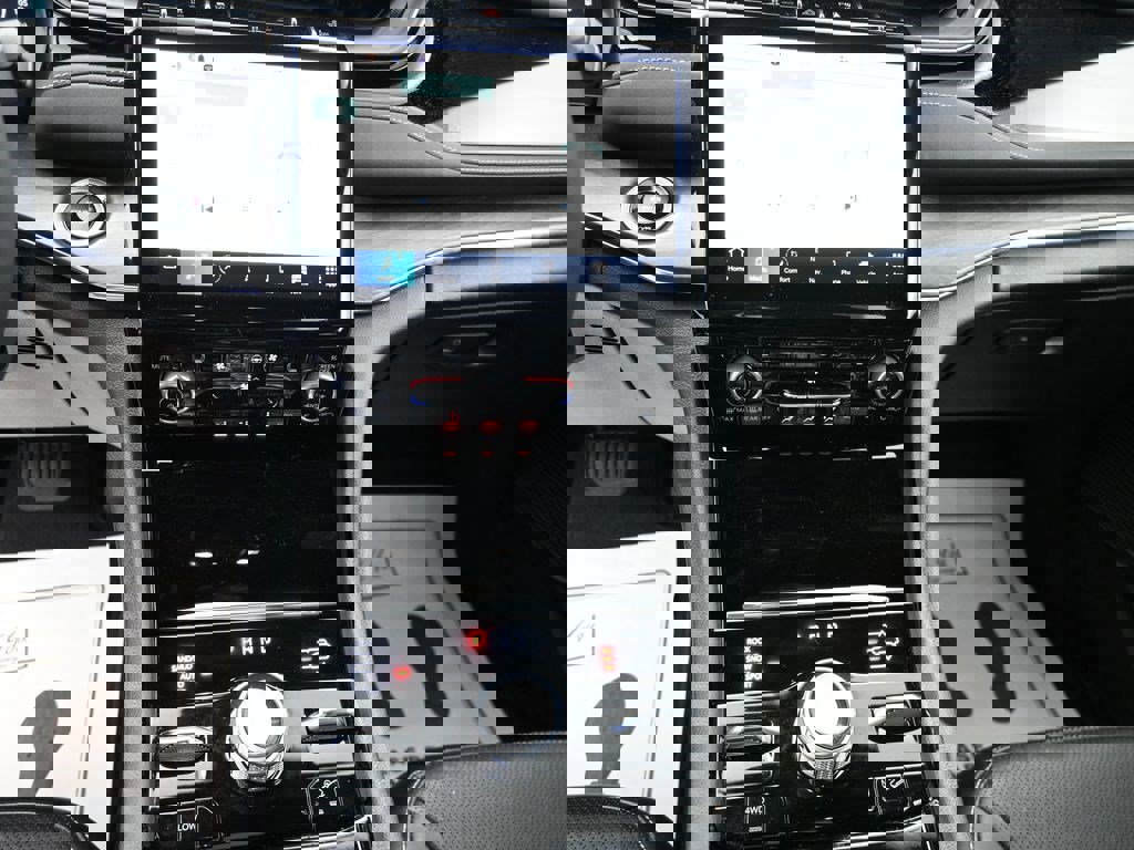 Used 2023 Jeep Grand Cherokee Overland image 17