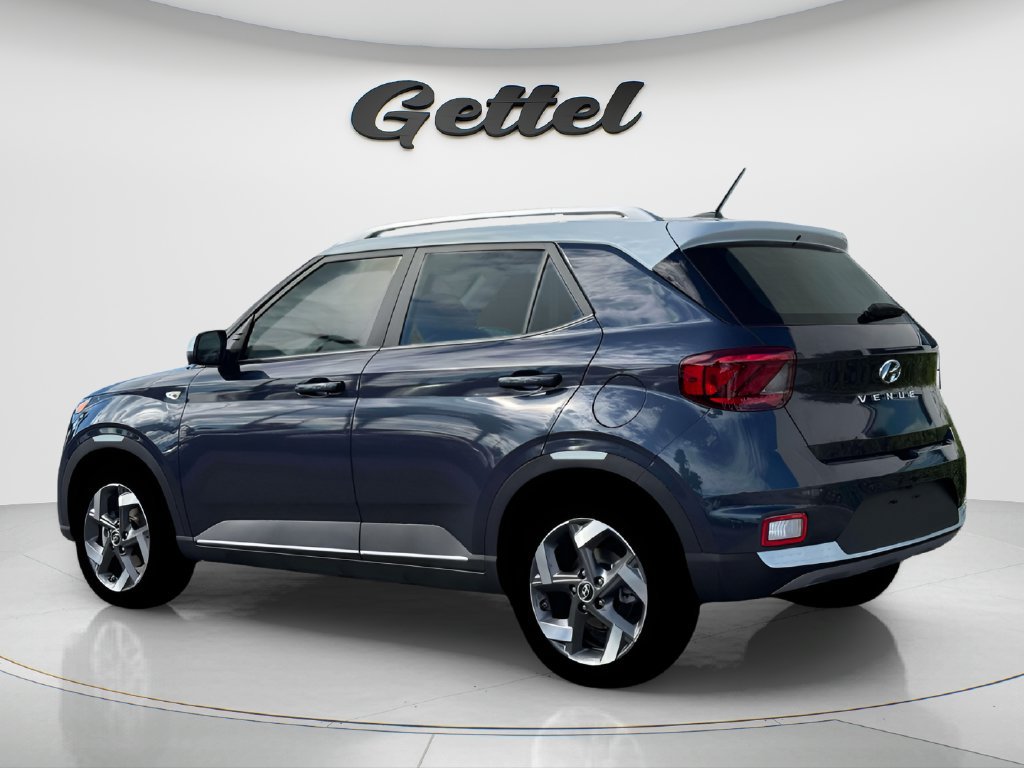 New 2026 Hyundai Venue SEL FWD image 11