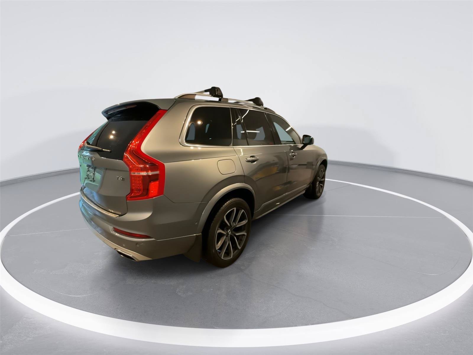 Used 2016 Volvo XC90 T6 Momentum w/ Momentum Plus Package AWD/4WD image 7