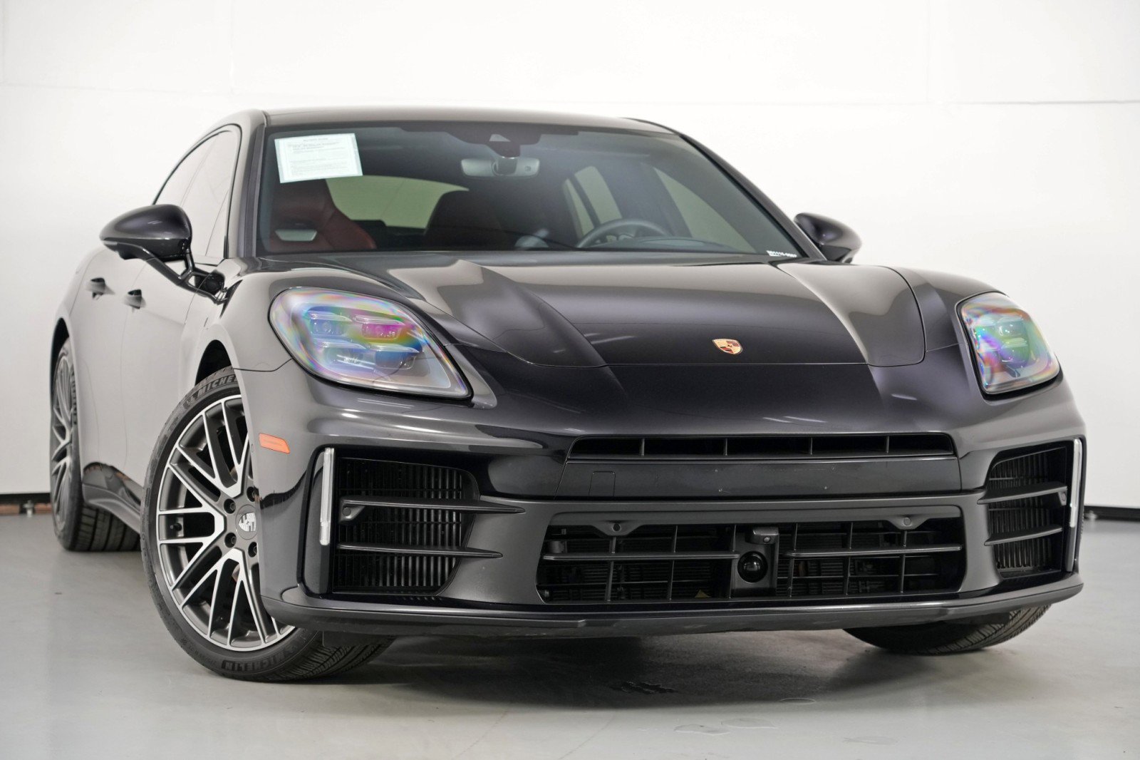 Used 2024 Porsche Panamera image 4