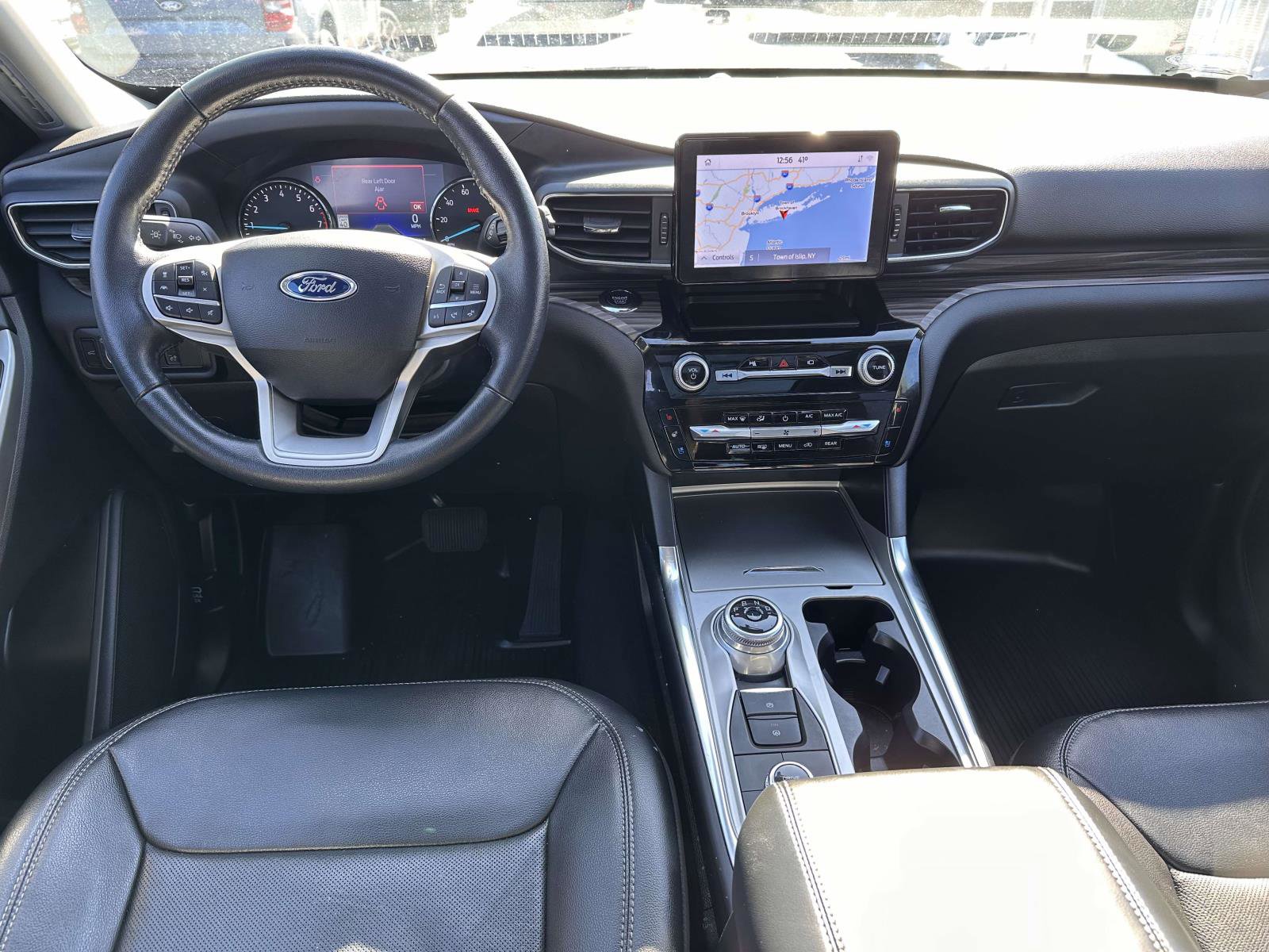 Used 2022 Ford Explorer Limited w/ Equipment Group 301A image 18