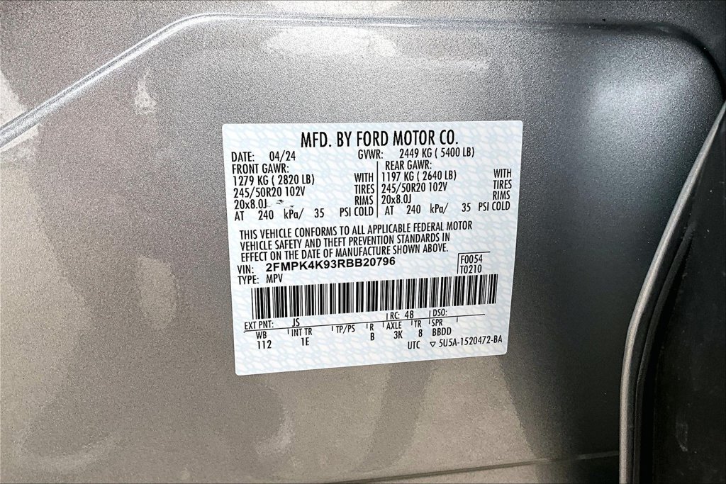 Certified 2024 Ford Edge Titanium w/ Equipment Group 301A AWD/4WD image 35