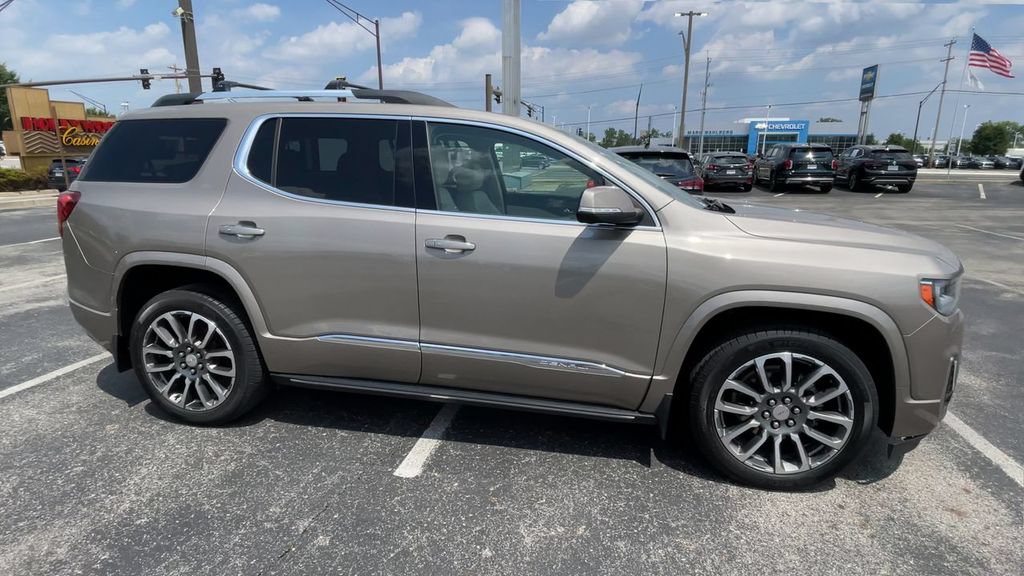 Used 2022 GMC Acadia Denali w/ Denali Ultimate Package AWD/4WD image 3