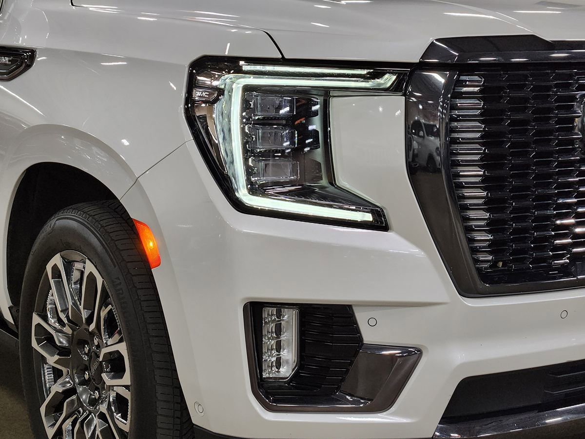 Used 2024 GMC Yukon XL Denali Ultimate AWD/4WD image 13