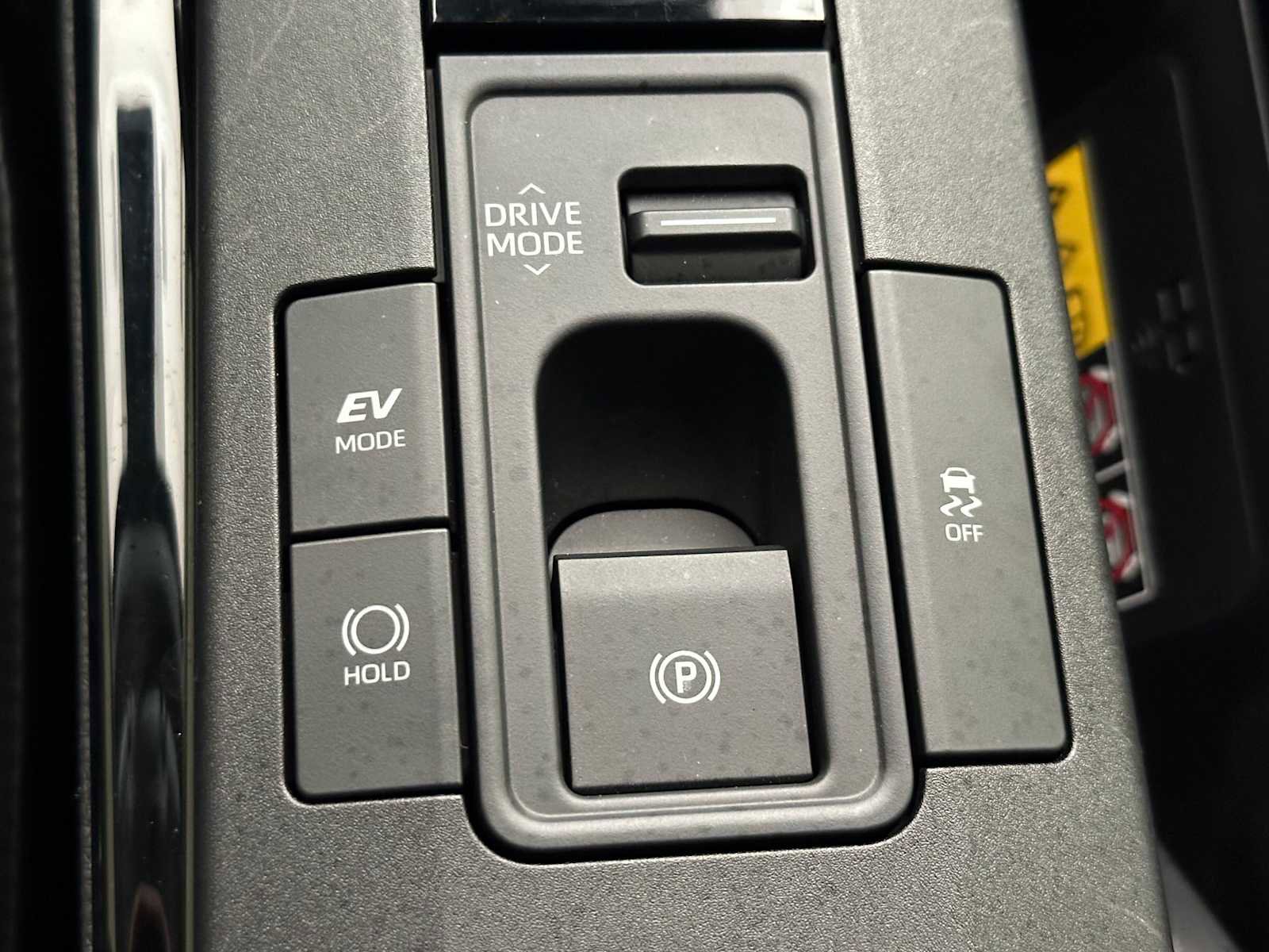 Used 2025 Toyota Prius XLE AWD/4WD image 17
