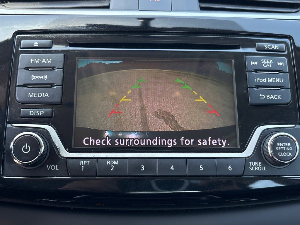 Used 2017 Nissan Sentra SR Turbo w/ SR Midnight Edition FWD image 17