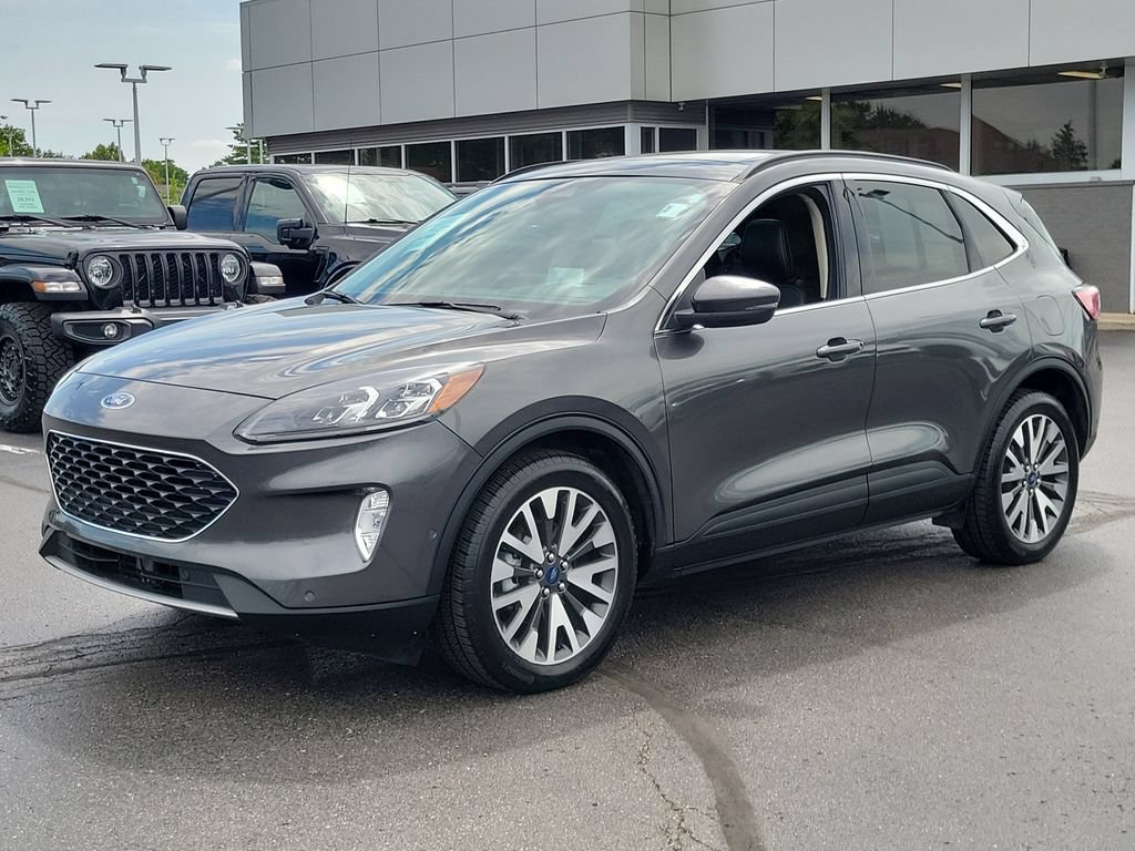 Certified 2020 Ford Escape Titanium w/ Titanium Premium Package 2.0 AWD/4WD image 8