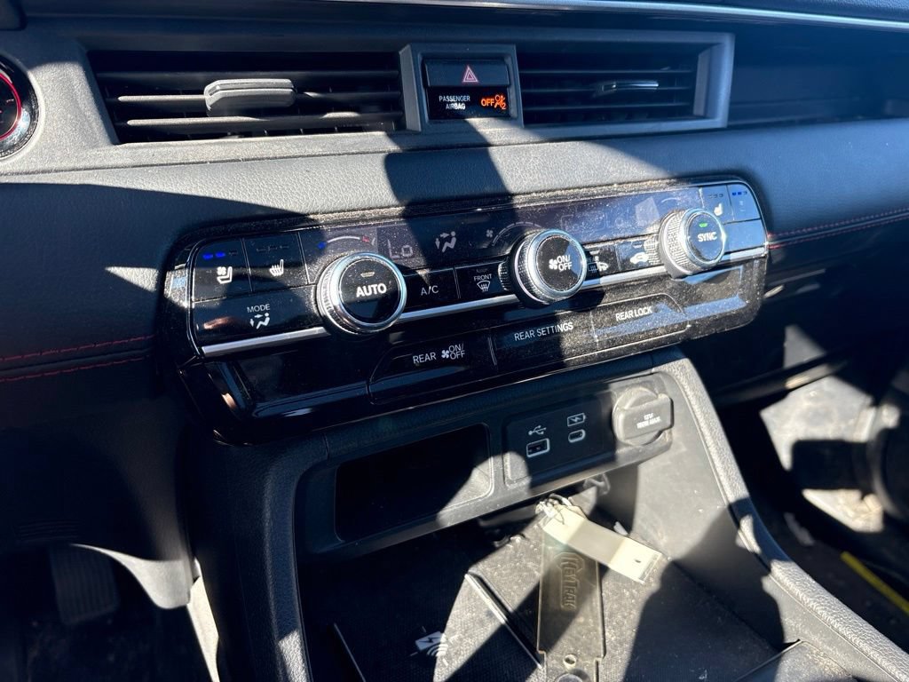 Used 2025 Honda Pilot Black Edition image 25