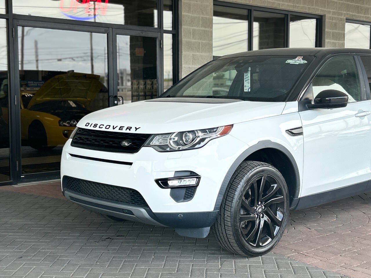 Used 2017 Land Rover Discovery Sport HSE AWD/4WD image 96
