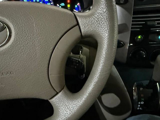 Used 2010 Toyota Sienna LE FWD image 15