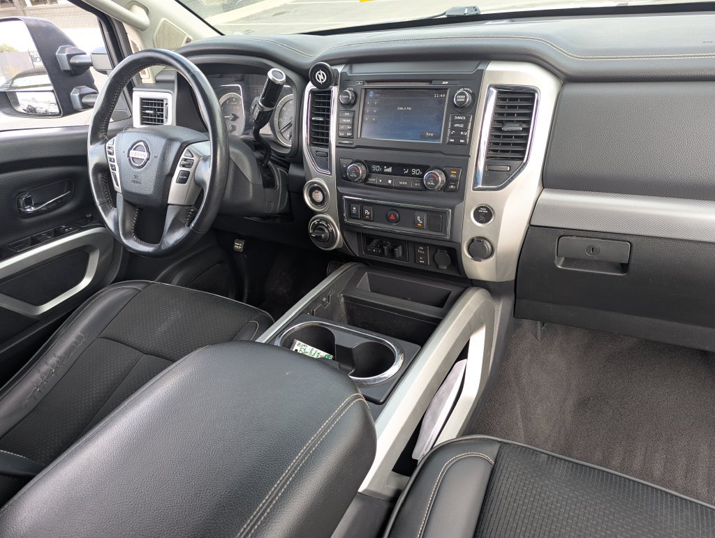 Used 2017 Nissan Titan PRO-4X AWD/4WD image 34