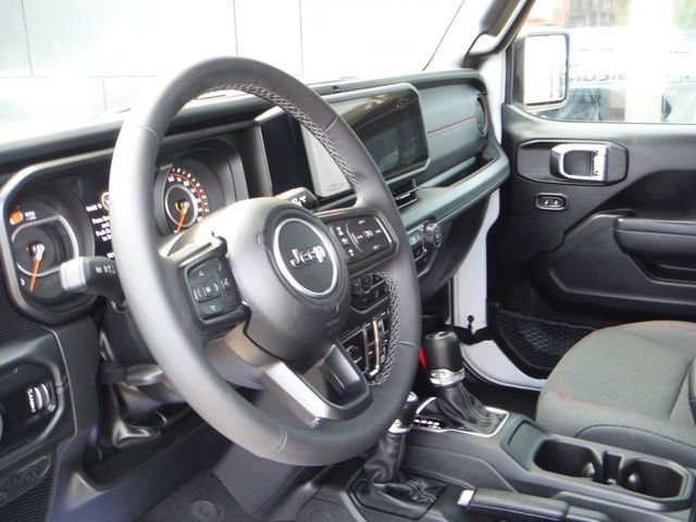 Certified 2026 Jeep Wrangler Unlimited Rubicon AWD/4WD image 14
