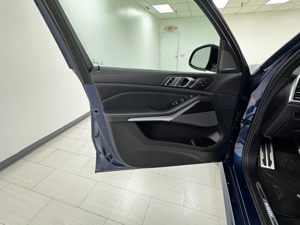 Used 2023 BMW X5 M50i w/ Executive Package image 9
